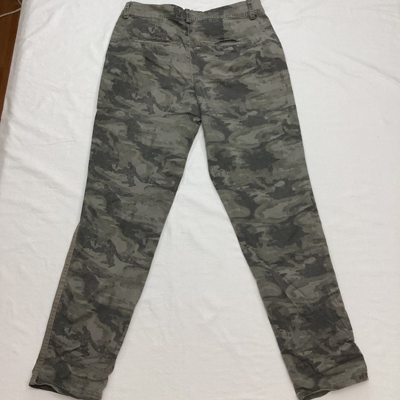 Maurices Women's Size 1/2 Camouflage Print Casual Pants Stretch Cotton Blend - Picture 3 of 9